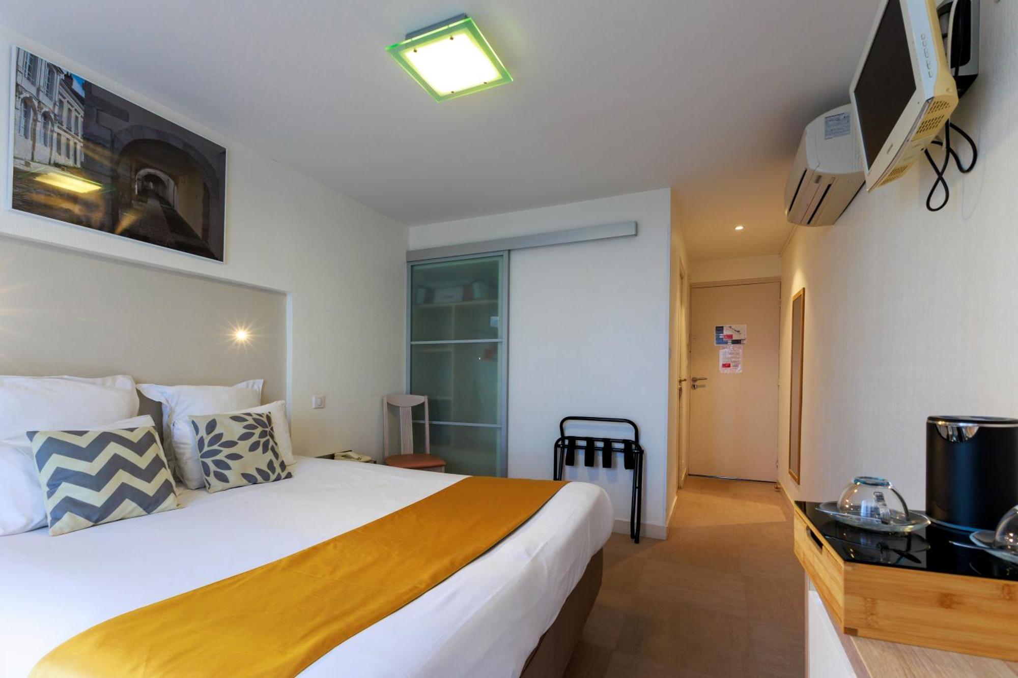 Logis Hotel Le Rochelois La Rochelle  Exterior photo