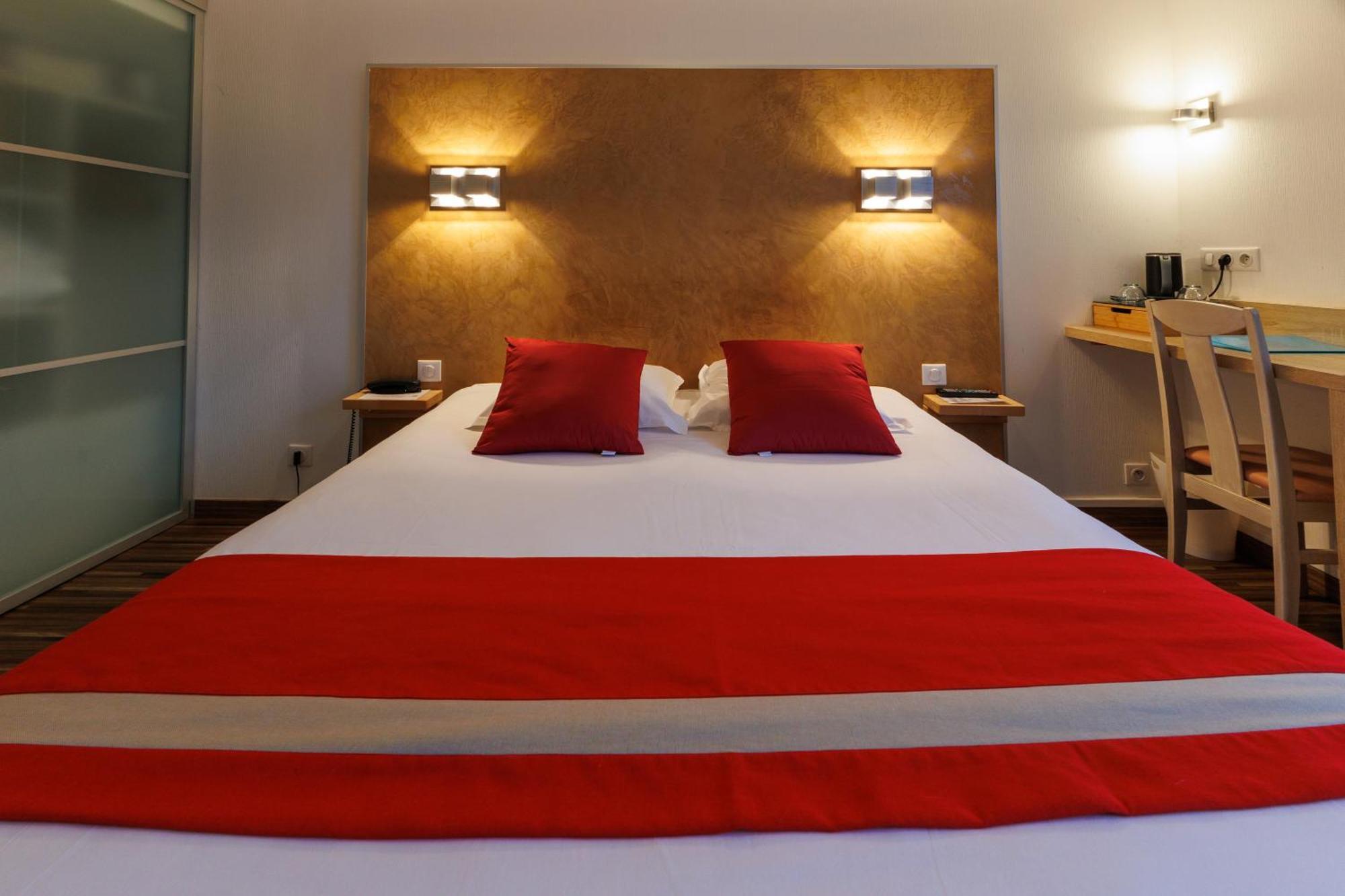 Logis Hotel Le Rochelois La Rochelle  Exterior photo