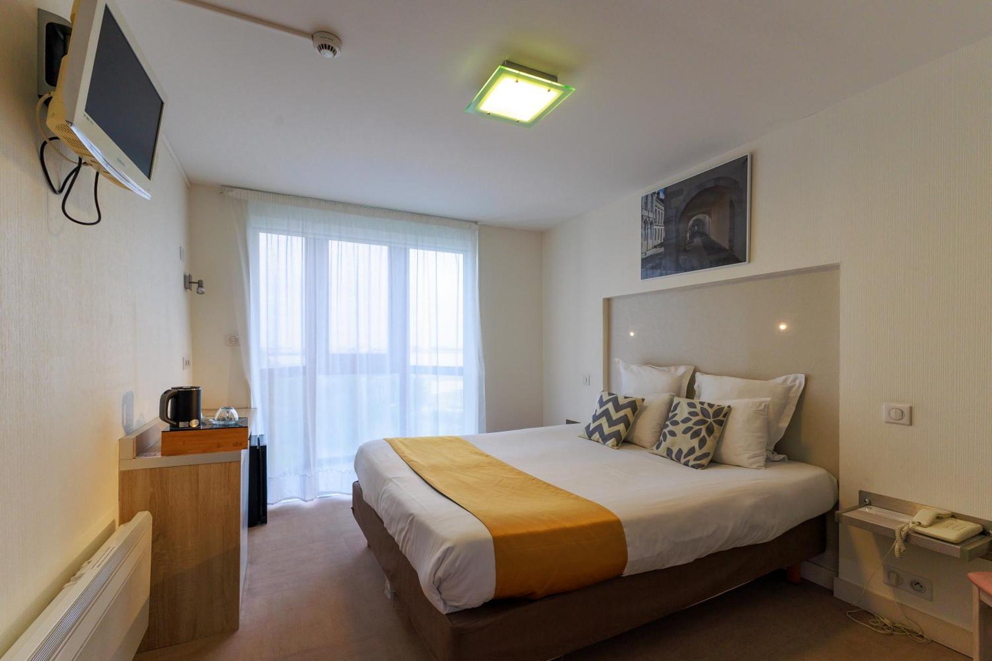 Logis Hotel Le Rochelois La Rochelle  Exterior photo