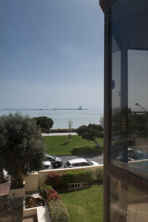 Logis Hotel Le Rochelois La Rochelle  Exterior photo
